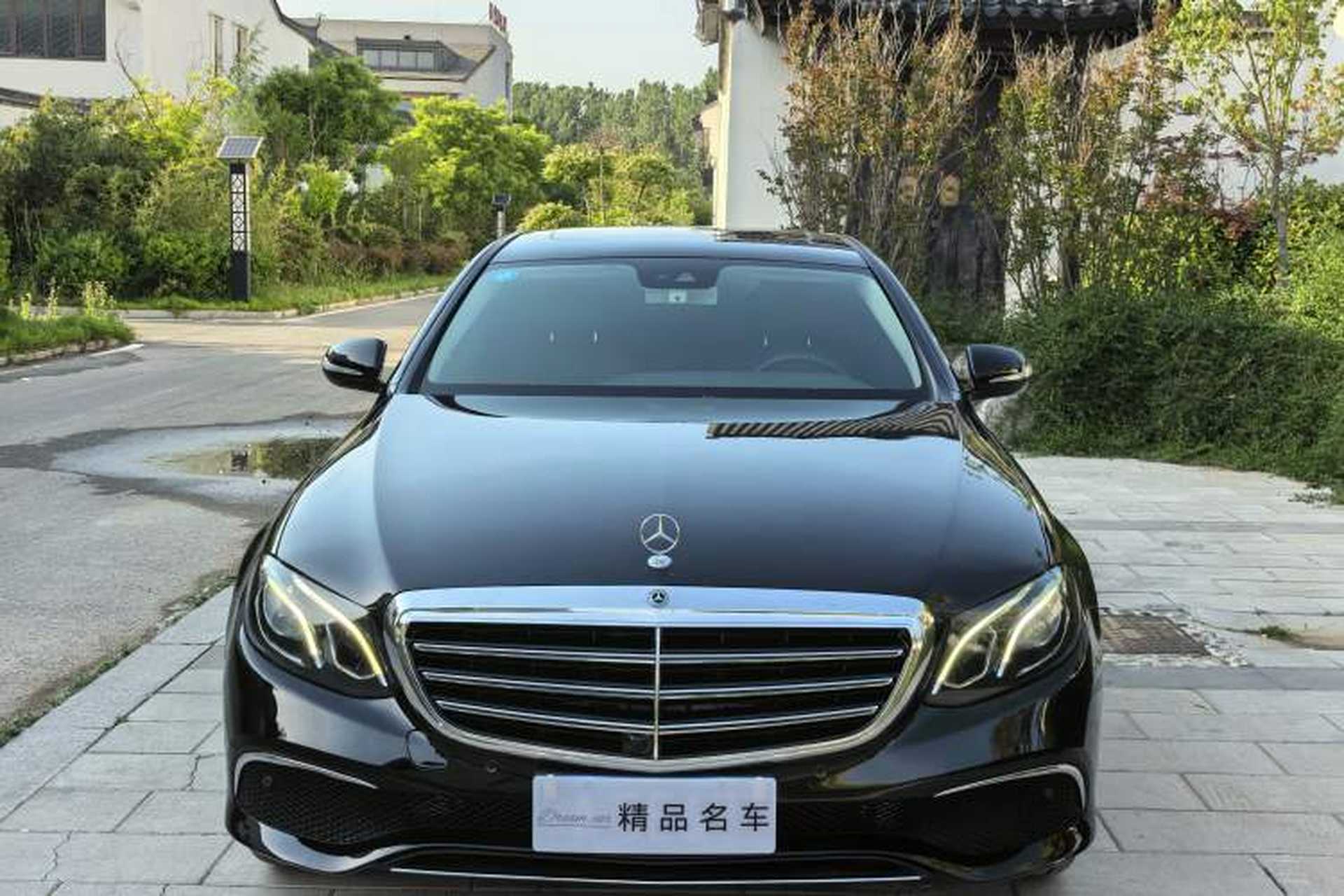 Used Mercedes-Benz E-Class 2016 E 300 L Sporty and Stylish Model Exterior 1