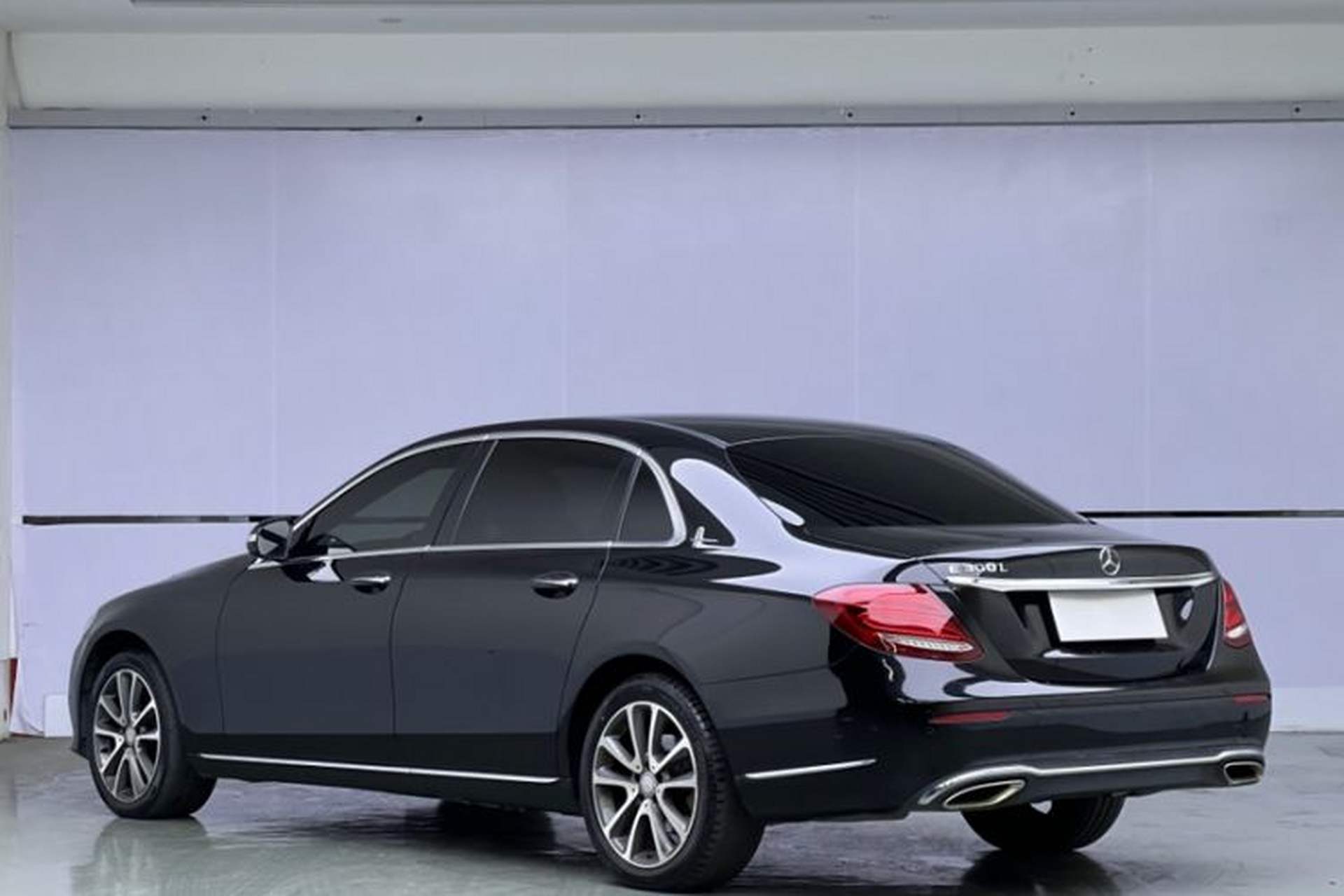 Used Mercedes-Benz E-Class 2016 E 200 L Exterior 3