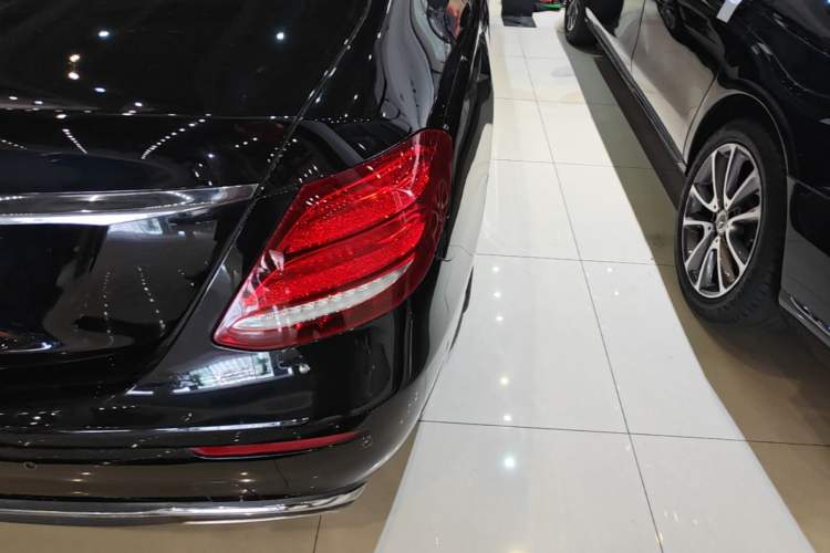 Used Mercedes-Benz E-Class 2016 E 200 L Exterior 3