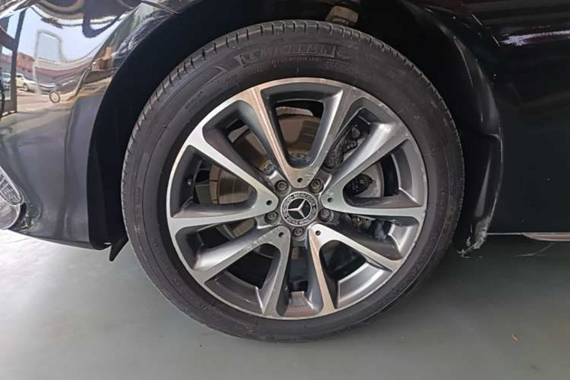 Used Mercedes-Benz E-Class 2016 E 200 L Exterior 4