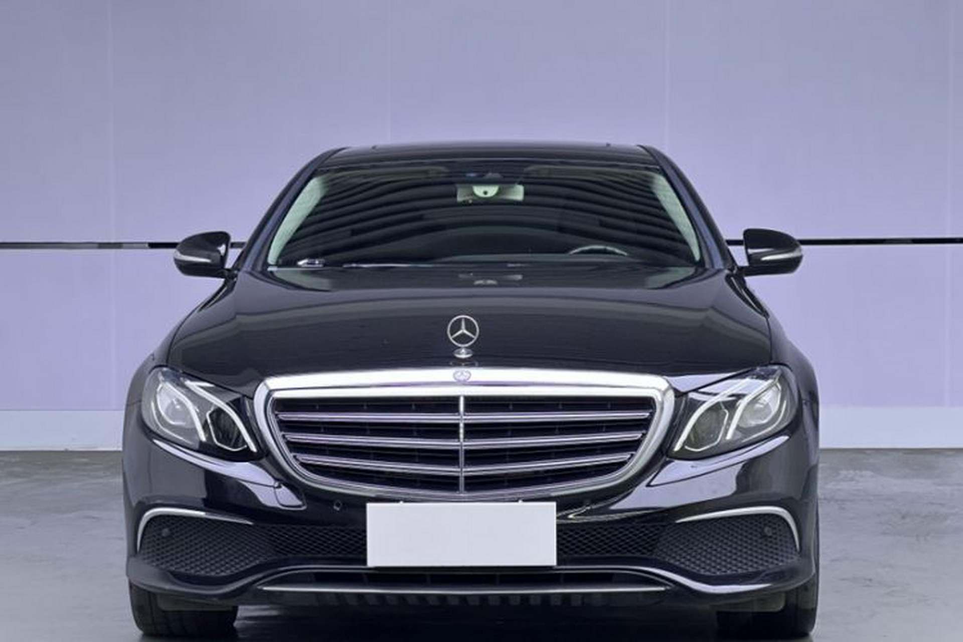 Used Mercedes-Benz E-Class 2016 E 200 L Exterior 4