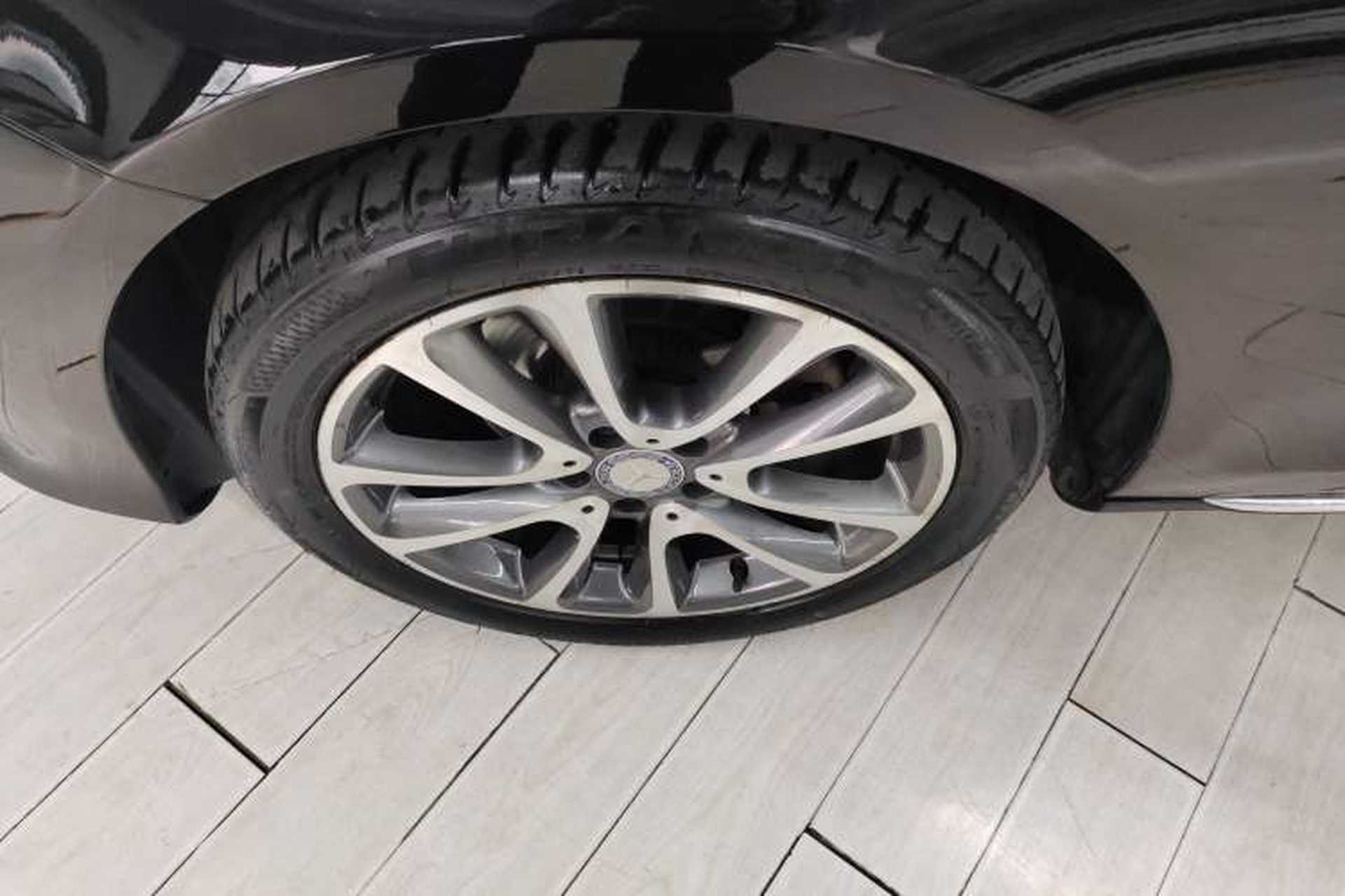 Used Mercedes-Benz E-Class 2016 E 200 L Exterior 4