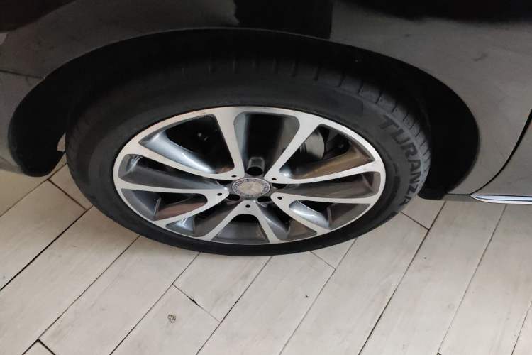 Used Mercedes-Benz E-Class 2016 E 200 L Exterior 5