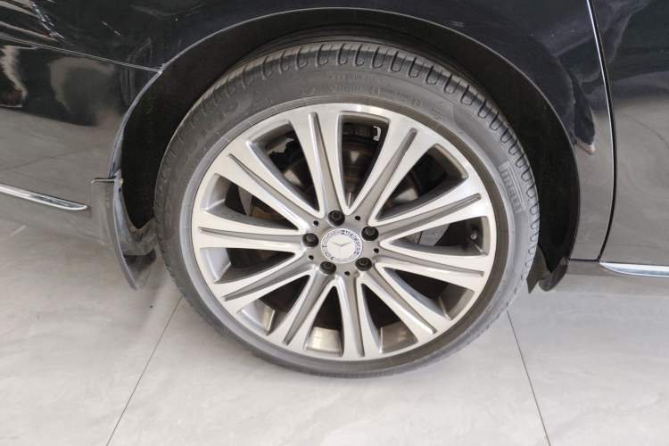Used Mercedes-Benz E-Class 2016 E 300 L Luxury Model Exterior 5