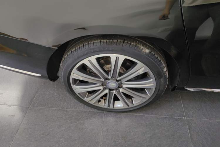 Used Mercedes-Benz E-Class 2016 E 300 L Luxury Model Exterior 5