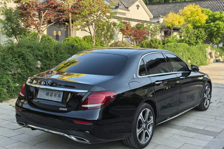 Used Mercedes-Benz E-Class 2016 E 300 L Sporty and Stylish Model Exterior 5