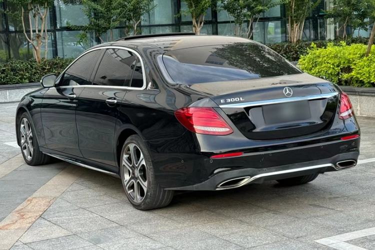 Used Mercedes-Benz E-Class 2016 E 300 L Sporty and Stylish Model Exterior 6