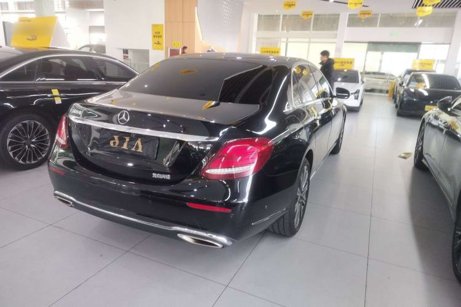 Used Mercedes-Benz E-Class 2016 E 300 L Luxury Model Exterior 6