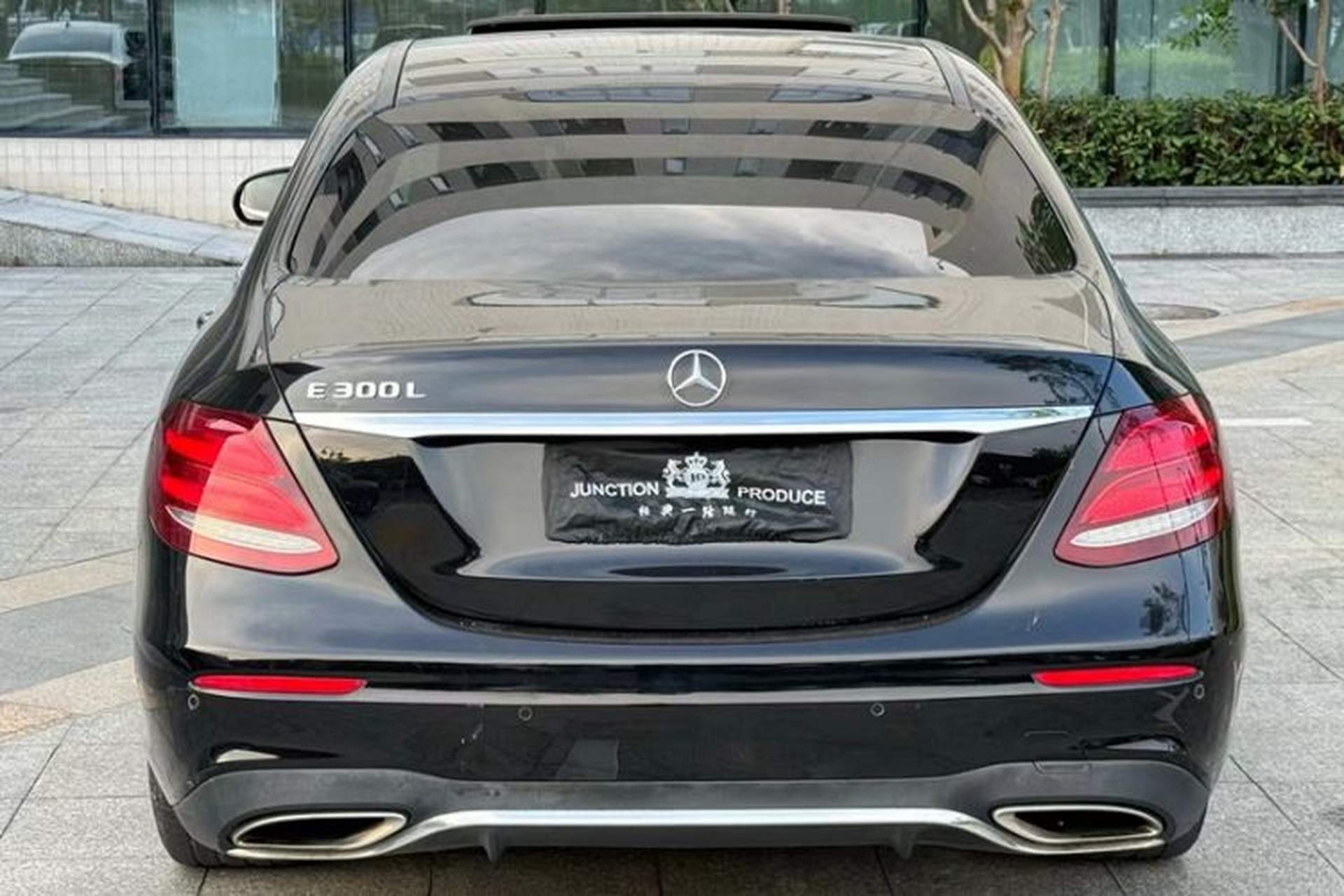 Used Mercedes-Benz E-Class 2016 E 300 L Sporty and Stylish Model Exterior 8