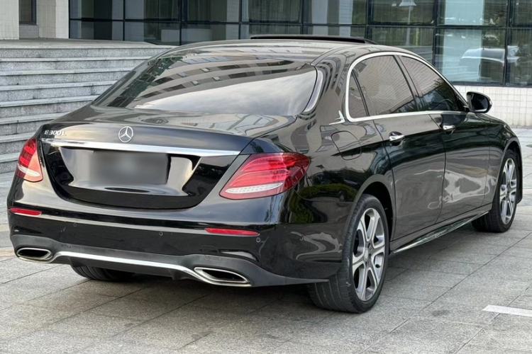 Used Mercedes-Benz E-Class 2016 E 300 L Sporty and Stylish Model Exterior 9