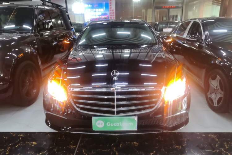 Used Mercedes-Benz E-Class 2016 E 300 L Sporty and Stylish Model Front