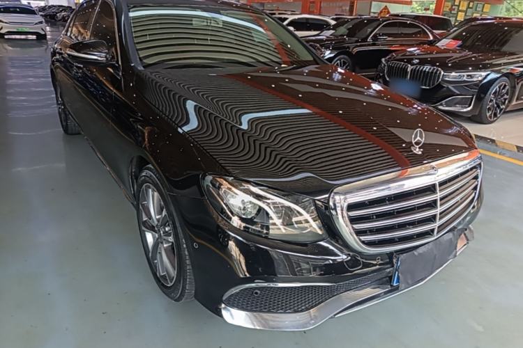 Used Mercedes-Benz E-Class 2016 E 200 L Front Right 45 Deg