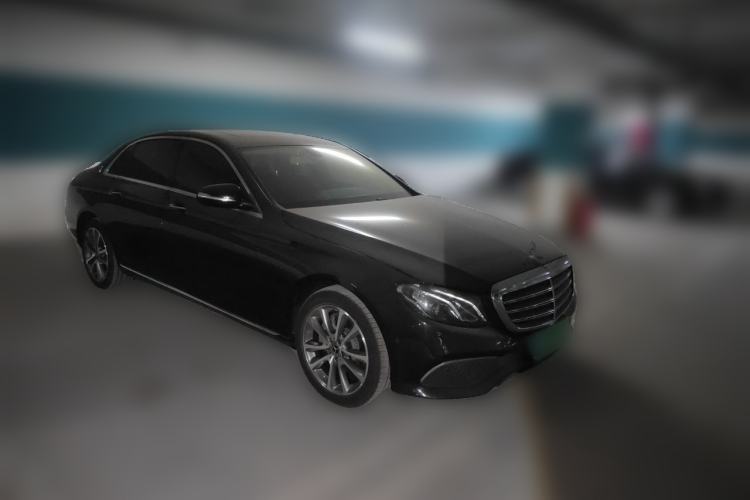 Used Mercedes-Benz E-Class 2016 E 200 L Front Right 45 Deg