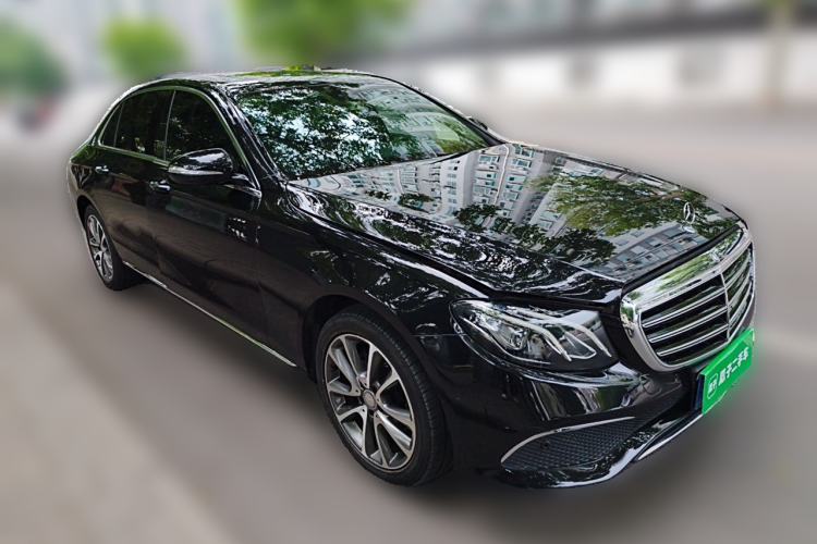 Used Mercedes-Benz E-Class 2016 E 200 L Front Right 45 Deg