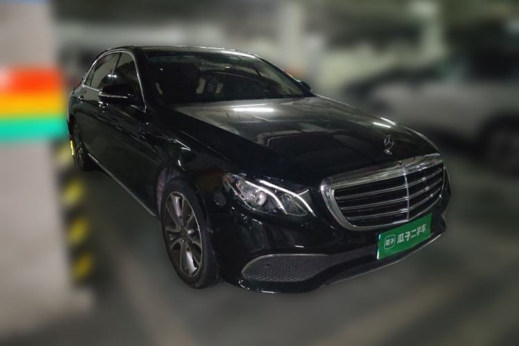 Used Mercedes-Benz E-Class 2016 E 200 L Front Right 45 Deg
