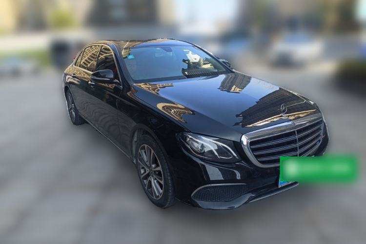 Used Mercedes-Benz E-Class 2016 E 200 L Front Right 45 Deg