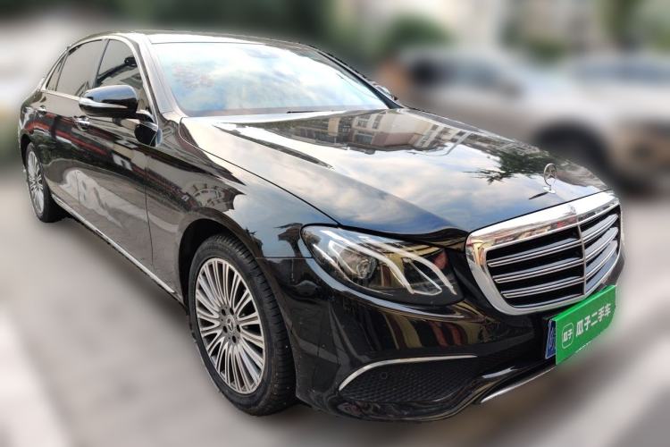 Used Mercedes-Benz E-Class 2016 E 200 L Front Right 45 Deg