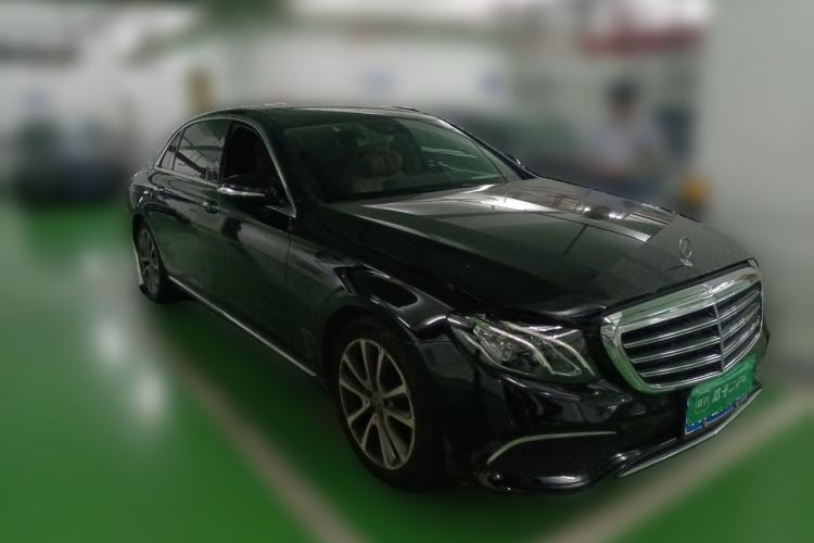 Used Mercedes-Benz E-Class 2016 E 200 L Front Right 45 Deg