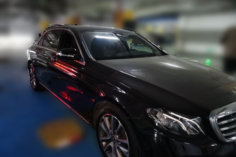 Used Mercedes-Benz E-Class 2016 E 200 L Front Right 45 Deg