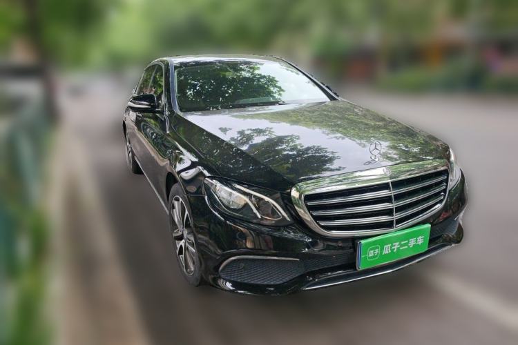 Used Mercedes-Benz E-Class 2016 E 200 L Front Right 45 Deg