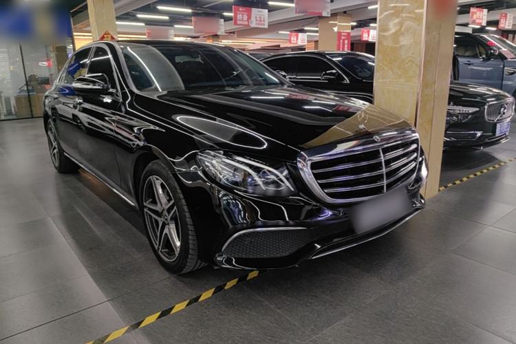 Used Mercedes-Benz E-Class 2016 E 200 L Front Right 45 Deg