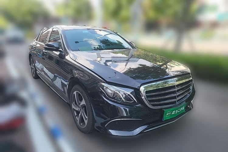 Used Mercedes-Benz E-Class 2016 E 300 L Sporty and Stylish Model Front Right 45 Deg