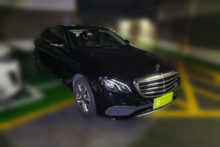 Used Mercedes-Benz E-Class 2016 E 200 L Front Right 45 Deg
