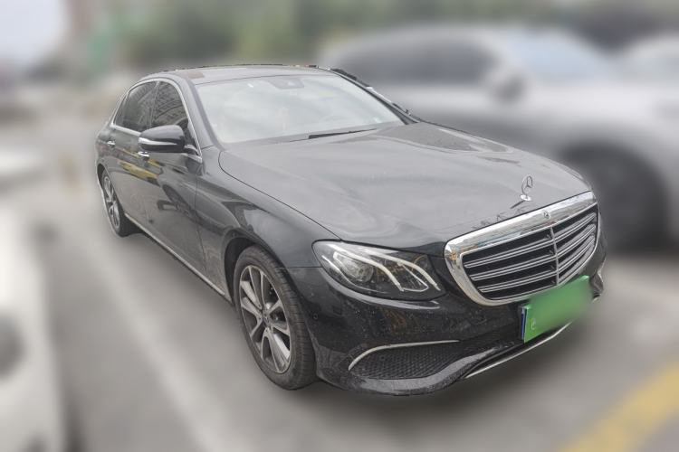 Used Mercedes-Benz E-Class 2016 E 200 L Front Right 45 Deg