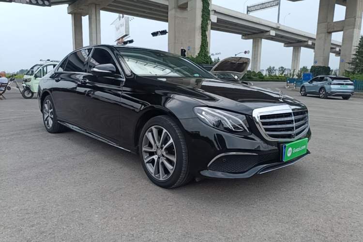 Used Mercedes-Benz E-Class 2016 E 200 L Front Right 45 Deg