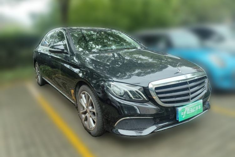 Used Mercedes-Benz E-Class 2016 E 200 L Front Right 45 Deg