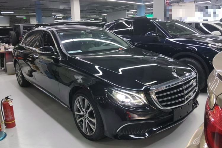 Used Mercedes-Benz E-Class 2016 E 200 L Front Right 45 Deg