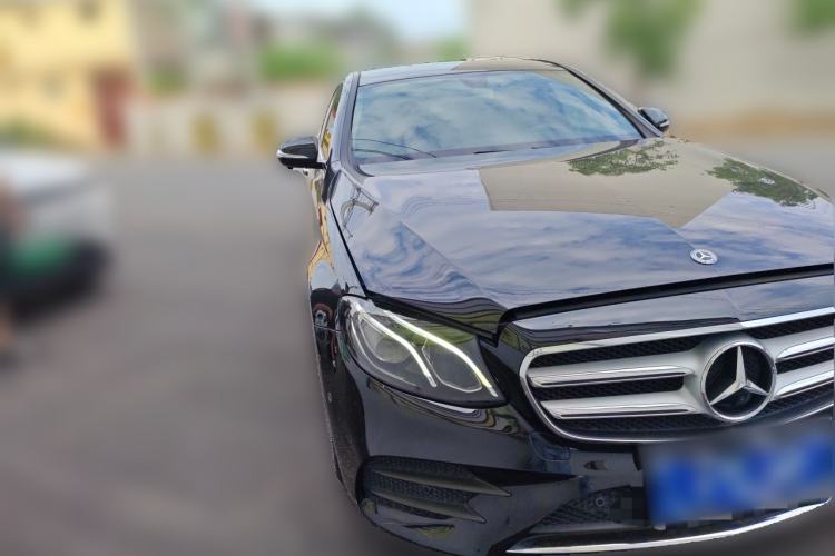 Used Mercedes-Benz E-Class 2016 E 200 L Front Right 45 Deg