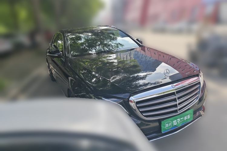 Used Mercedes-Benz E-Class 2016 E 200 L Front Right 45 Deg