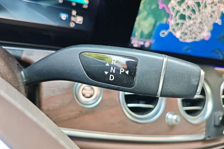 Used Mercedes-Benz E-Class 2016 E 200 L Gear Lever