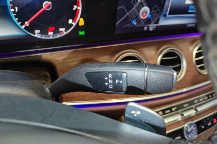 Used Mercedes-Benz E-Class 2016 E 200 L Gear Lever