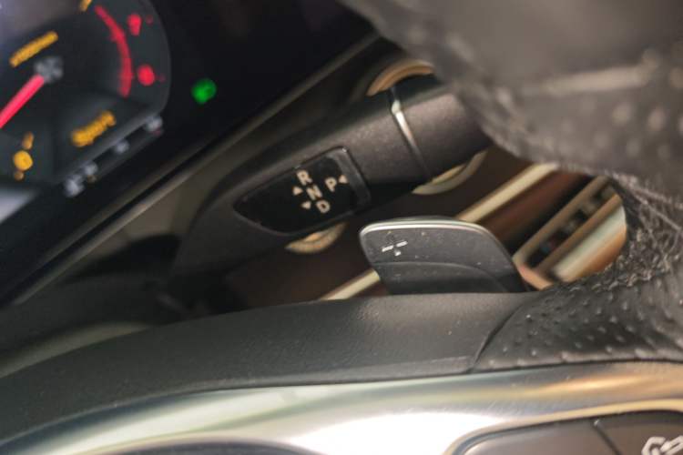 Used Mercedes-Benz E-Class 2016 E 300 L Stylish Model Gear Lever