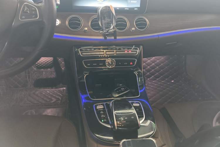 Used Mercedes-Benz E-Class 2016 E 300 L Stylish Model Gear Lever