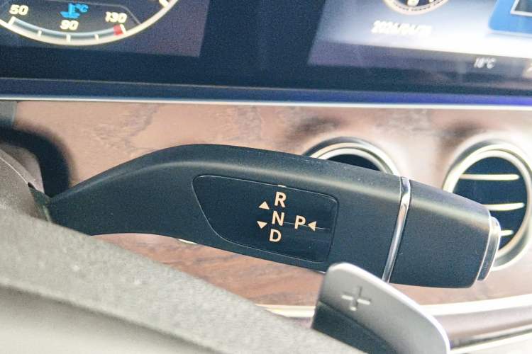 Used Mercedes-Benz E-Class 2016 E 200 L Gear Lever