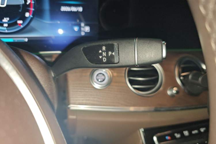Used Mercedes-Benz E-Class 2016 E 200 L Gear Lever