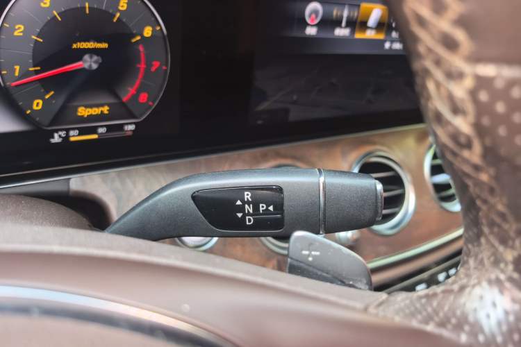 Used Mercedes-Benz E-Class 2016 E 300 L Stylish Model Gear Lever
