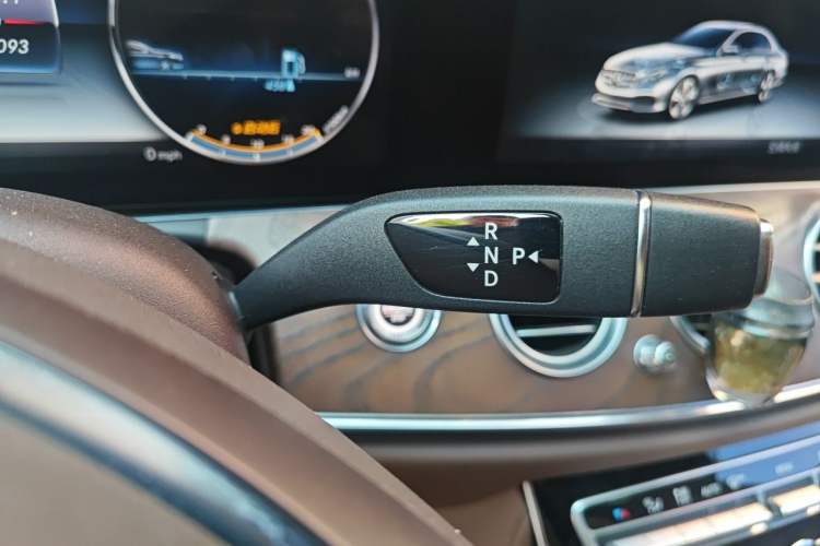 Used Mercedes-Benz E-Class 2016 E 300 L Stylish Model Gear Lever