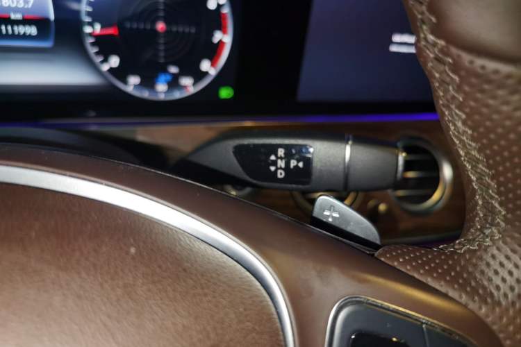 Used Mercedes-Benz E-Class 2016 E 300 L Stylish Model Gear Lever