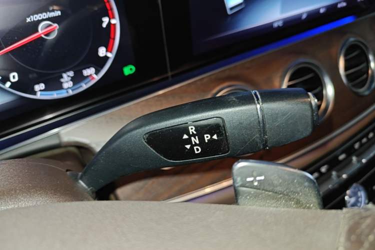Used Mercedes-Benz E-Class 2016 E 200 L Gear Lever