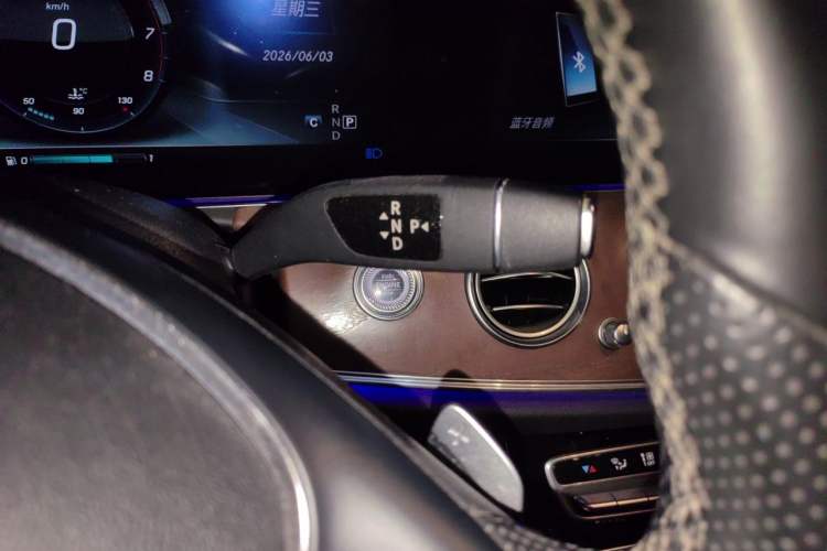 Used Mercedes-Benz E-Class 2016 E 300 L Stylish Model Gear Lever