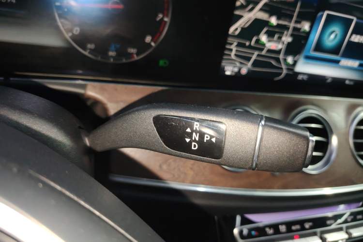 Used Mercedes-Benz E-Class 2016 E 300 L Stylish Model Gear Lever