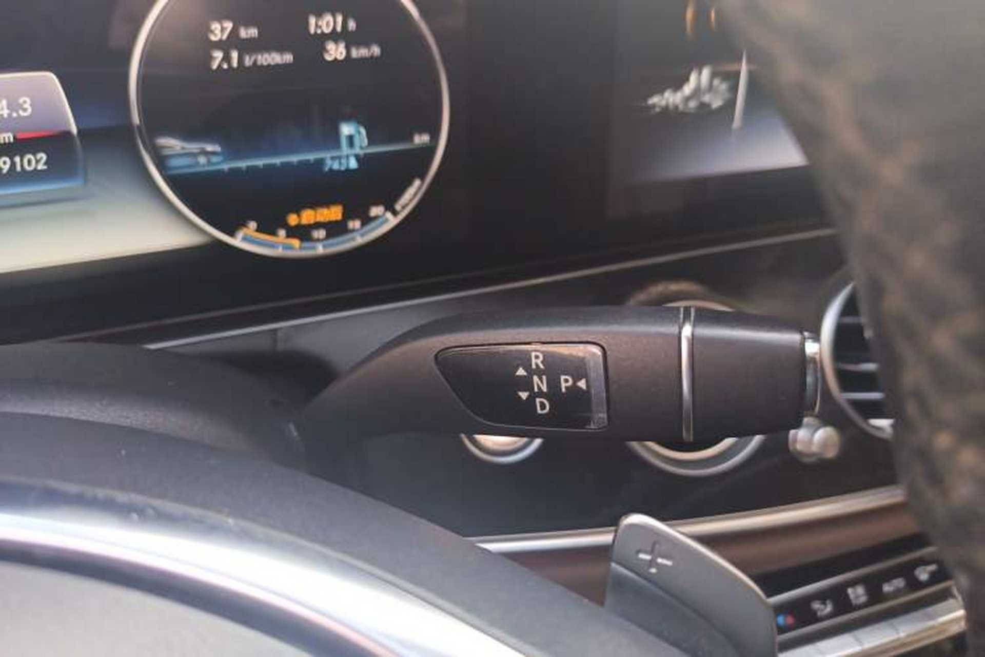 Used Mercedes-Benz E-Class 2016 E 300 L Sporty and Stylish Model Gear Lever