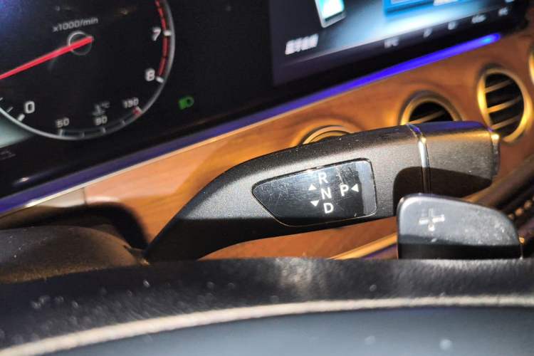 Used Mercedes-Benz E-Class 2016 E 300 L Stylish Model Gear Lever