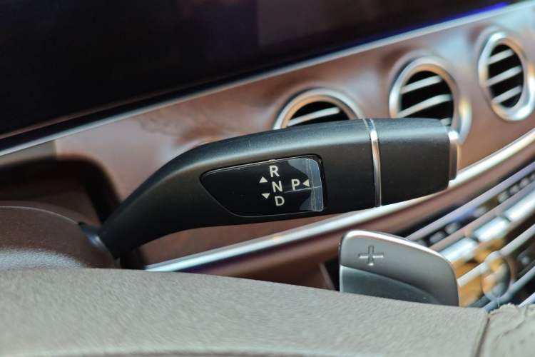 Used Mercedes-Benz E-Class 2016 E 200 L Gear Lever