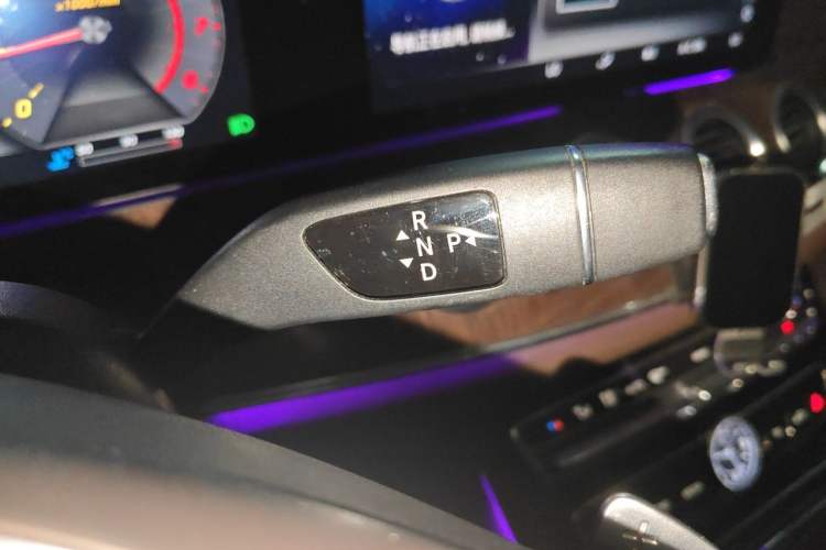 Used Mercedes-Benz E-Class 2016 E 300 L Stylish Model Gear Lever