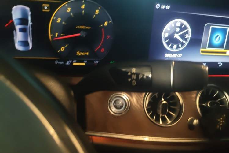 Used Mercedes-Benz E-Class 2016 E 200 L Gear Lever